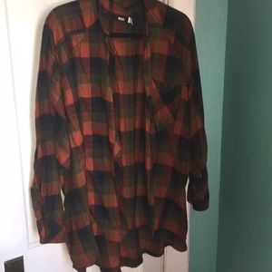 UO Brendan Drapey Flannel Button Down-Shirt.
